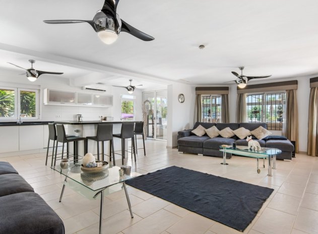 Herverkoop - Finca / Plattelands Woning - Catral