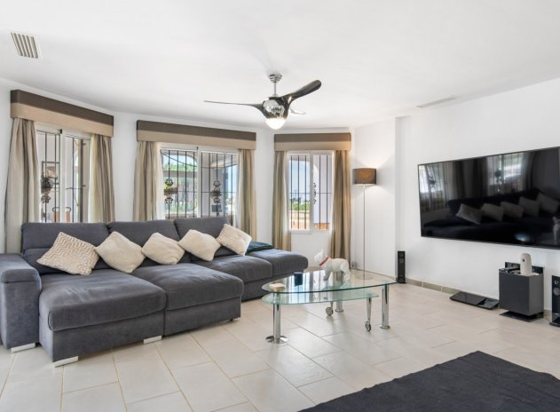 Herverkoop - Finca / Plattelands Woning - Catral