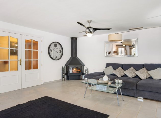 Herverkoop - Finca / Plattelands Woning - Catral