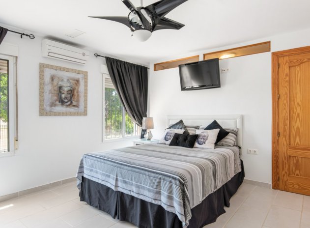 Herverkoop - Finca / Plattelands Woning - Catral