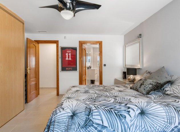 Herverkoop - Finca / Plattelands Woning - Catral