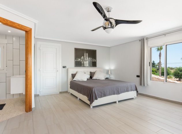 Herverkoop - Finca / Plattelands Woning - Catral