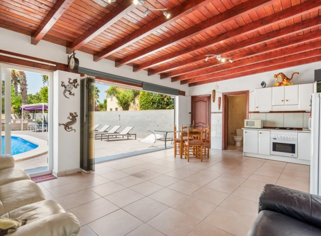 Herverkoop - Finca / Plattelands Woning - Catral