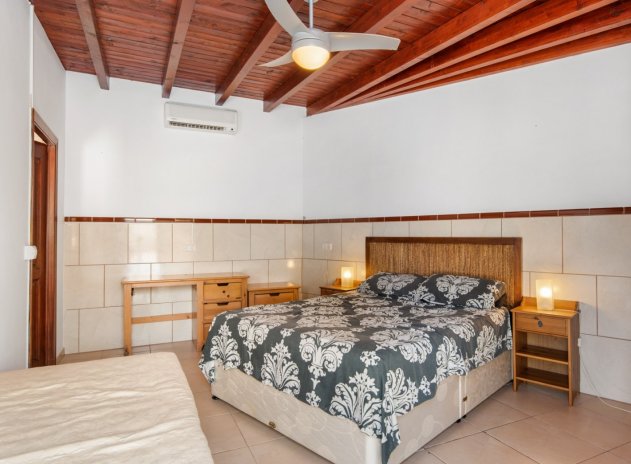 Herverkoop - Finca / Plattelands Woning - Catral