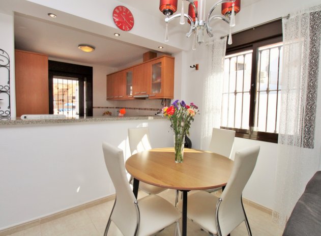 Herverkoop - Villa - Villamartin - PAU 8