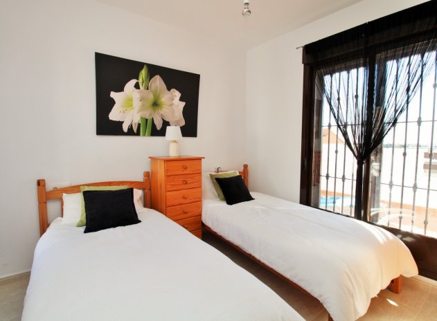 Herverkoop - Villa - Villamartin - PAU 8