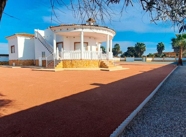 Wiederverkauf - Finca / Ländliches Wohnhaus - Catral