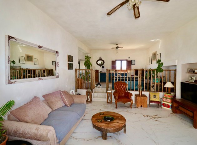 Wiederverkauf - Finca / Ländliches Wohnhaus - Dolores