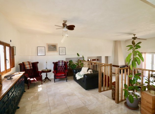 Wiederverkauf - Finca / Ländliches Wohnhaus - Dolores