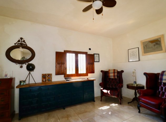 Wiederverkauf - Finca / Ländliches Wohnhaus - Dolores