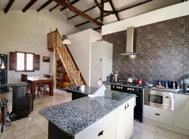 Wiederverkauf - Finca / Ländliches Wohnhaus - Dolores