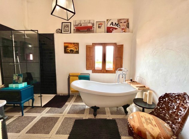 Wiederverkauf - Finca / Ländliches Wohnhaus - Dolores