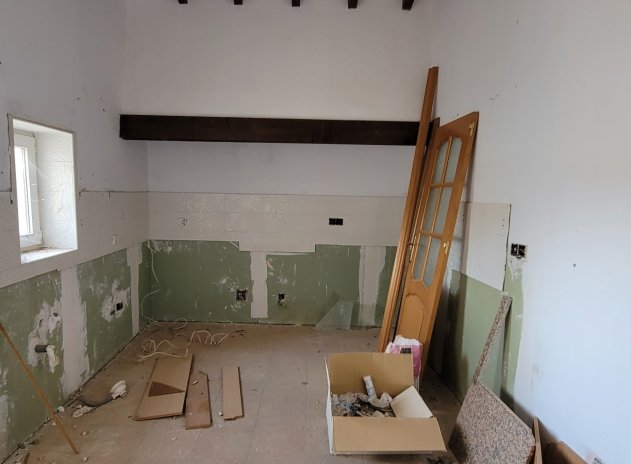 Wiederverkauf - Finca / Ländliches Wohnhaus - Torremendo