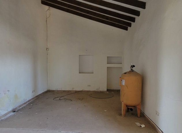 Wiederverkauf - Finca / Ländliches Wohnhaus - Torremendo