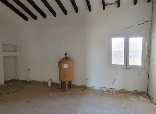 Wiederverkauf - Finca / Ländliches Wohnhaus - Torremendo