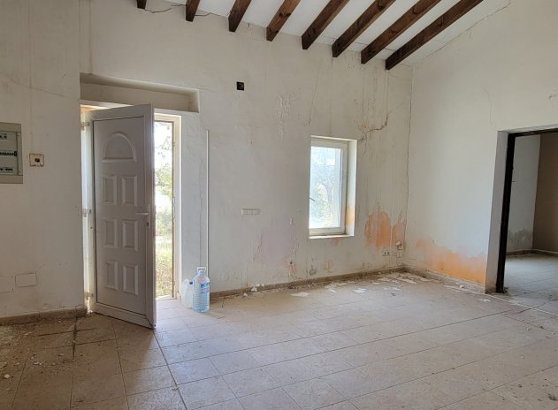 Wiederverkauf - Finca / Ländliches Wohnhaus - Torremendo