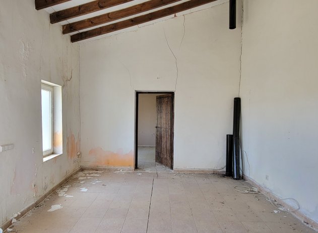 Wiederverkauf - Finca / Ländliches Wohnhaus - Torremendo