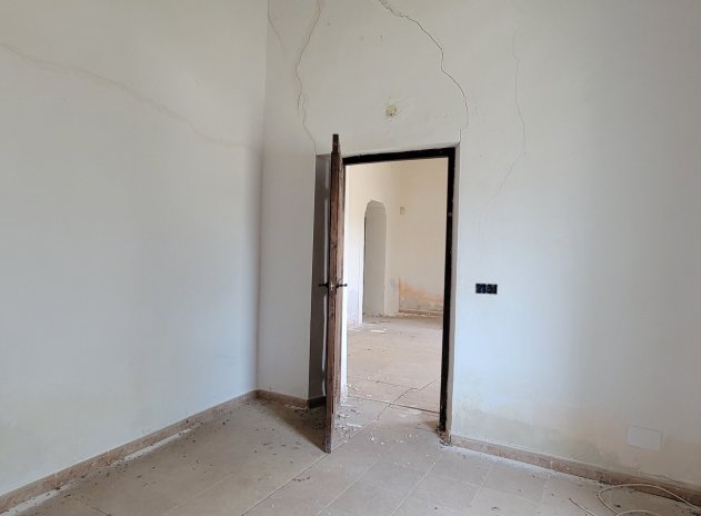 Wiederverkauf - Finca / Ländliches Wohnhaus - Torremendo