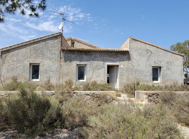 Wiederverkauf - Finca / Ländliches Wohnhaus - Torremendo