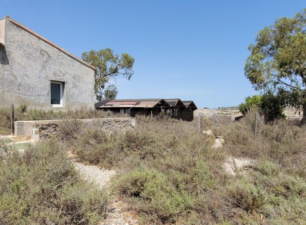 Wiederverkauf - Finca / Ländliches Wohnhaus - Torremendo