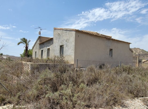 Wiederverkauf - Finca / Ländliches Wohnhaus - Torremendo