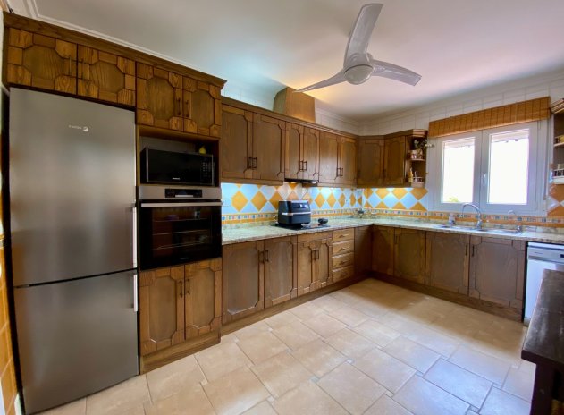 Resale - Villa * - Algorfa *