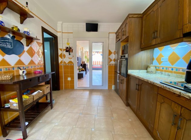 Resale - Villa * - Algorfa *