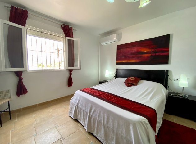 Resale - Villa * - Algorfa *