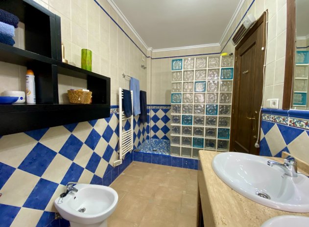 Resale - Villa * - Algorfa *