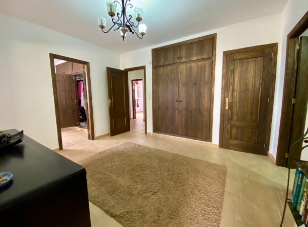 Resale - Villa * - Algorfa *