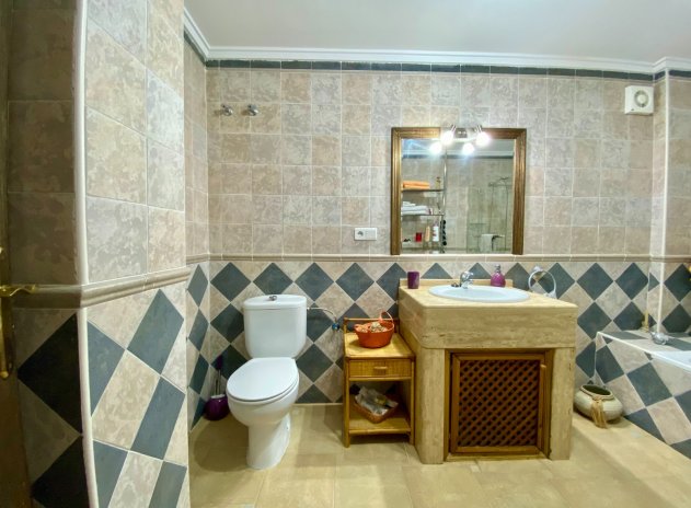 Resale - Villa * - Algorfa *