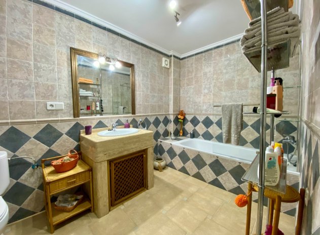 Resale - Villa * - Algorfa *