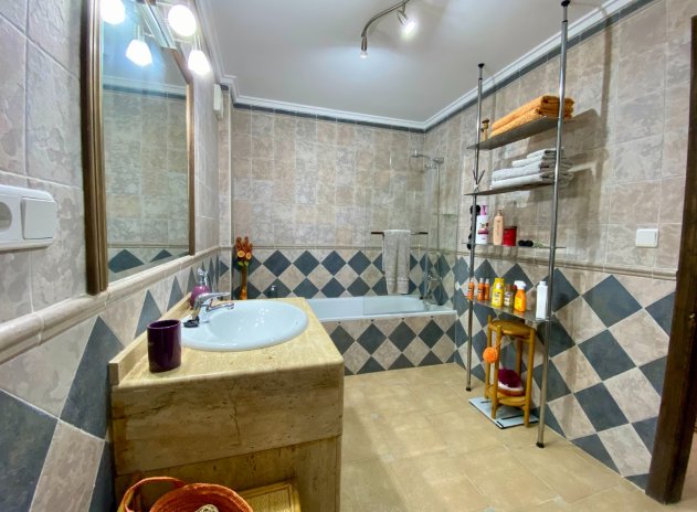 Resale - Villa * - Algorfa *