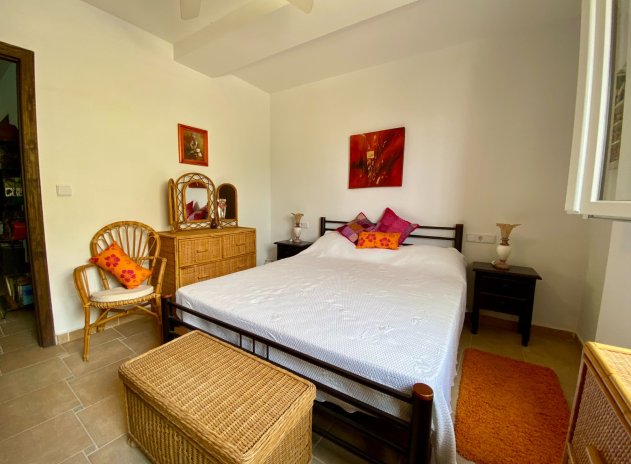 Resale - Villa * - Algorfa *