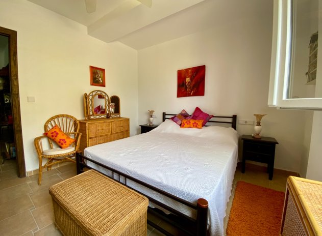 Resale - Villa * - Algorfa *