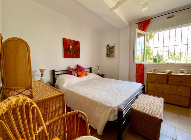 Resale - Villa * - Algorfa *