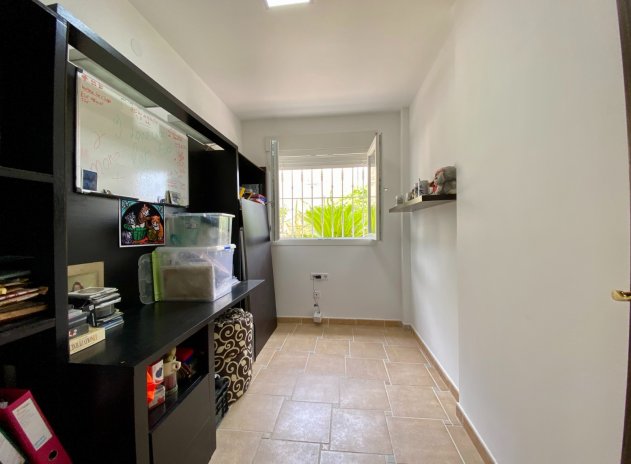 Resale - Villa * - Algorfa *