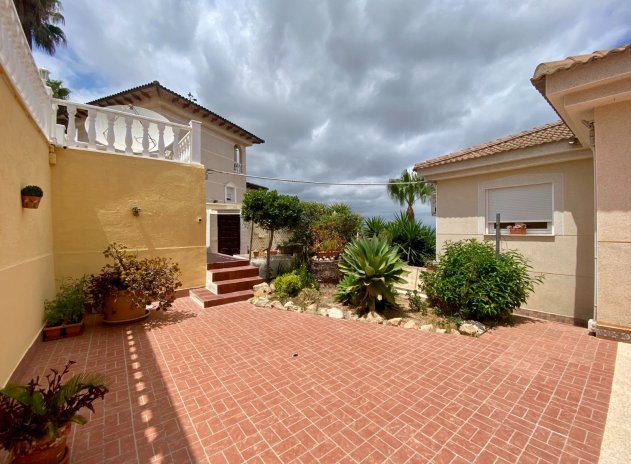 Resale - Villa * - Algorfa *