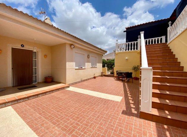 Resale - Villa * - Algorfa *