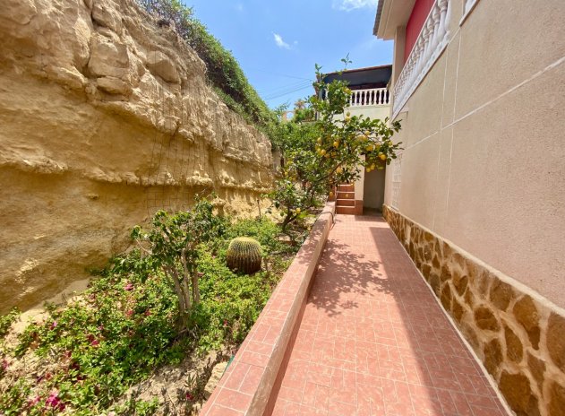 Resale - Villa * - Algorfa *