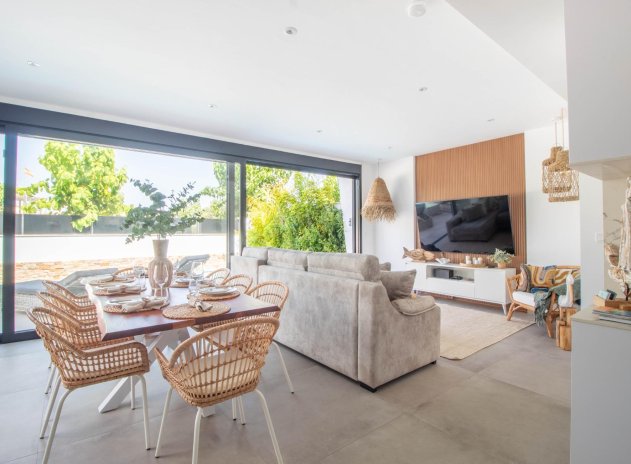 Herverkoop - Rijwoning - Santiago de la Ribera - zona san blas