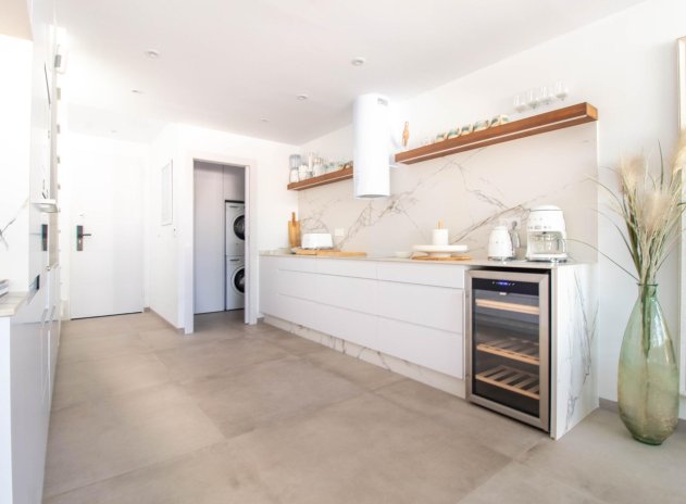 Herverkoop - Rijwoning - Santiago de la Ribera - zona san blas