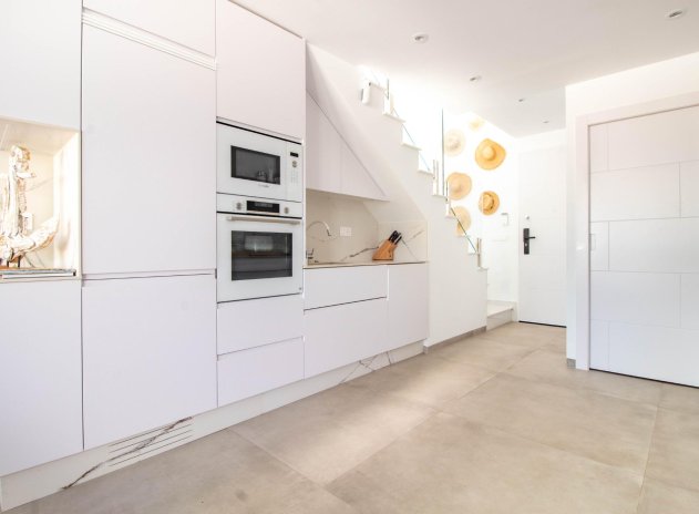 Herverkoop - Rijwoning - Santiago de la Ribera - zona san blas