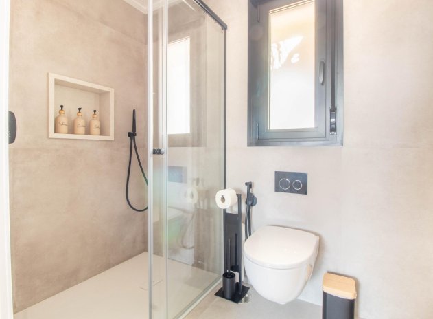 Herverkoop - Rijwoning - Santiago de la Ribera - zona san blas