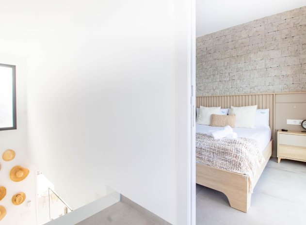 Herverkoop - Rijwoning - Santiago de la Ribera - zona san blas