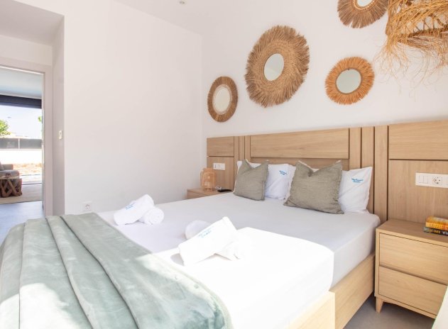 Herverkoop - Rijwoning - Santiago de la Ribera - zona san blas