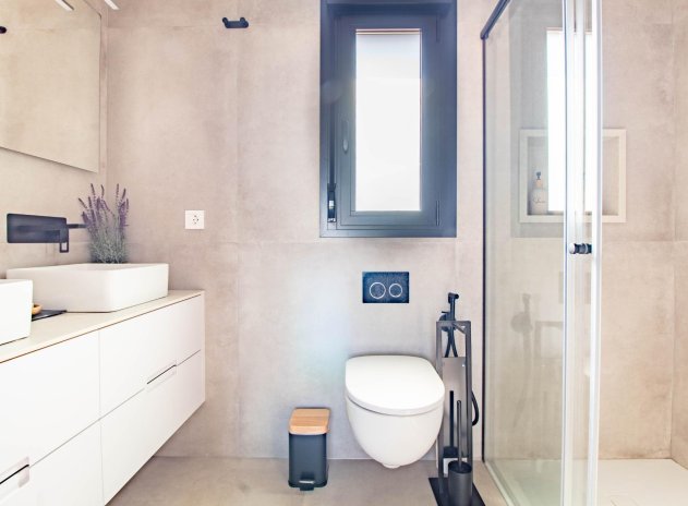 Herverkoop - Rijwoning - Santiago de la Ribera - zona san blas