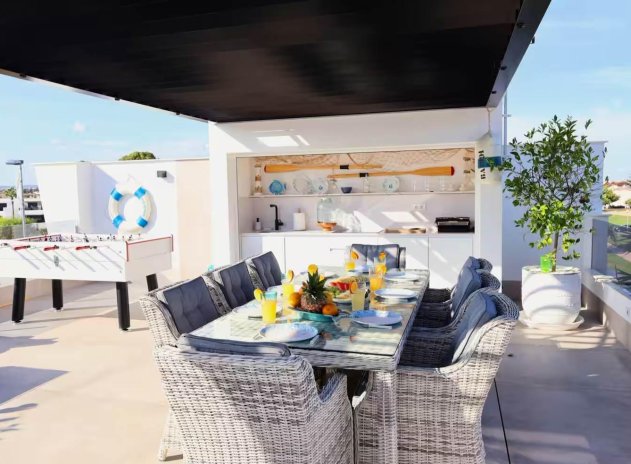 Herverkoop - Rijwoning - Santiago de la Ribera - zona san blas