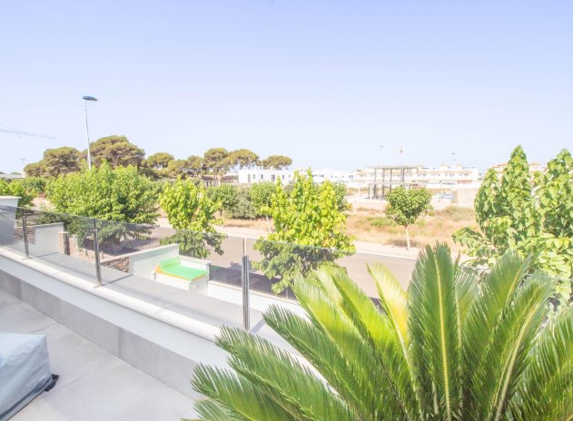 Herverkoop - Rijwoning - Santiago de la Ribera - zona san blas