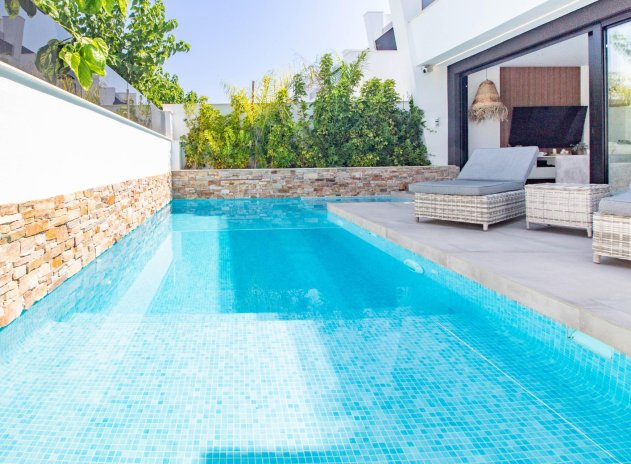 Herverkoop - Rijwoning - Santiago de la Ribera - zona san blas